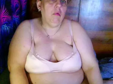Juliet-A  live sex cam