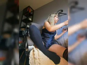 Lexy-Luna  live sex cam