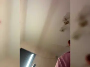 LittleDelora  live sex cam