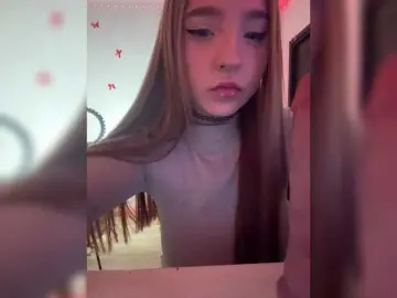 LittleDelora  live sex cam