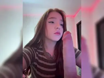 LittleDelora  live sex cam