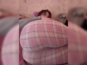 LittleDelora  live sex cam