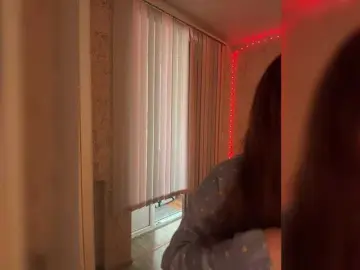 LittleDelora  live sex cam