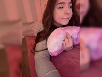 LittleDelora  live sex cam