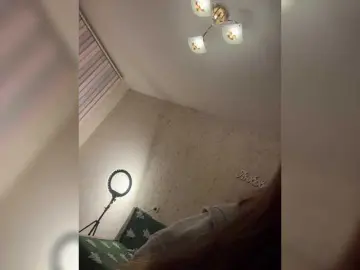 LittleDelora  live sex cam