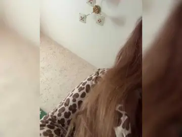 LittleDelora  live sex cam