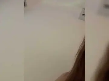 LittleDelora  live sex cam