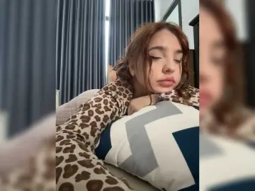 LittleDelora  live sex cam