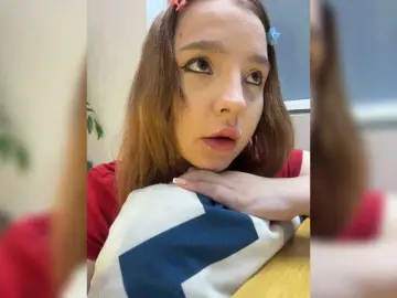 LittleDelora  live sex cam