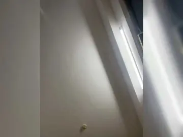 LittleDelora  live sex cam
