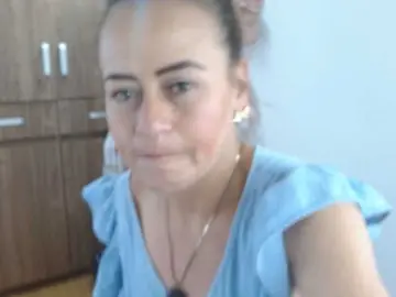 MAGHENTA  live sex cam