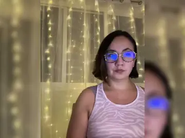 MishelleLopez  live sex cam