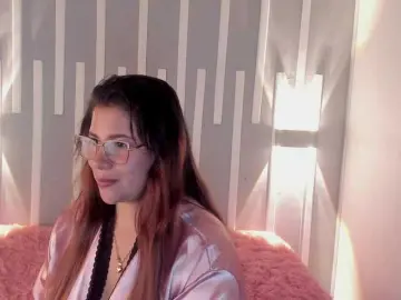 Kinky-Esmerald  live sex cam