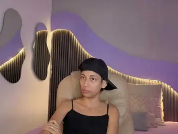 Kity-hot  live sex cam