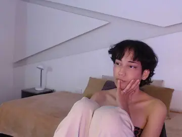 Kity-hot  live sex cam