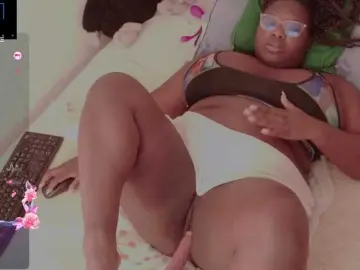 Jhoxy-m  live sex cam