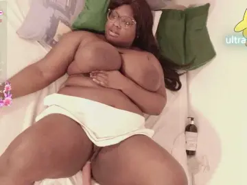 Jhoxy-m  live sex cam