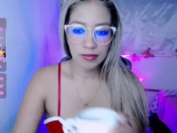 Ninatinydoll  live sex cam