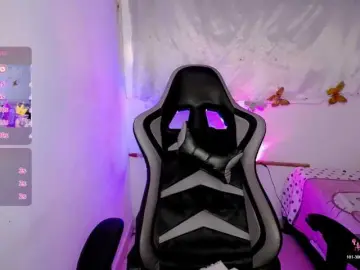 Ninatinydoll  live sex cam