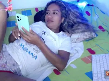 Ninatinydoll  live sex cam