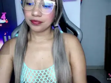 Ninatinydoll  live sex cam