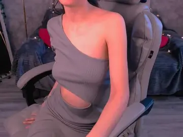 EmiliSkyy  live sex cam