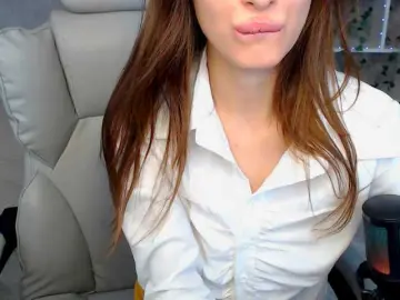 EmiliSkyy  live sex cam