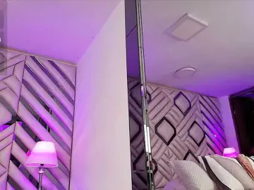 NicoleHills  live sex cam
