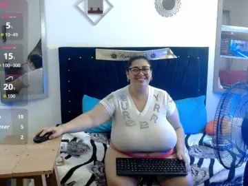 Bubis-laru53  live sex cam