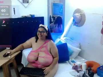 Bubis-laru53  live sex cam