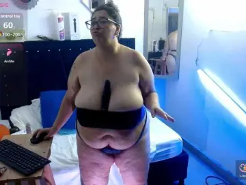 Bubis-laru53  live sex cam