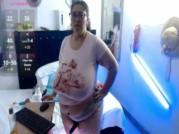 Bubis-laru53  live sex cam