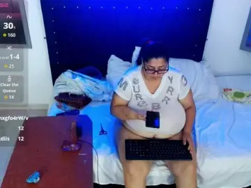 Bubis-laru53  live sex cam