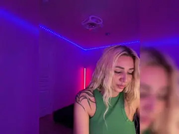 -AmazingBlonde-  live sex cam