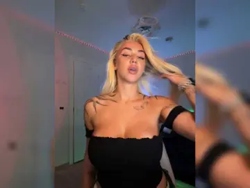 -AmazingBlonde-  live sex cam