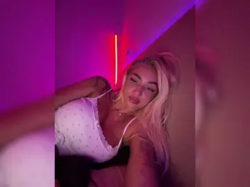 -AmazingBlonde-  live sex cam