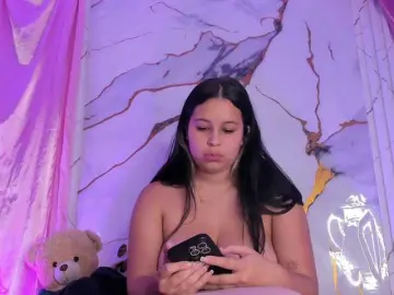Candyy-tay1  live sex cam