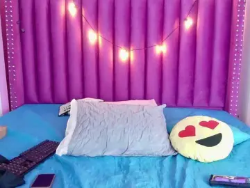 Hornysweetebony  live sex cam