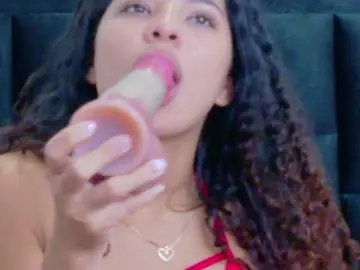 Hornysweetebony  live sex cam