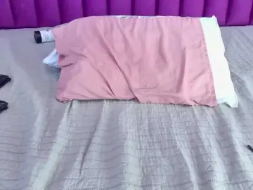 Hornysweetebony  live sex cam