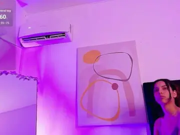Hornysweetebony  live sex cam