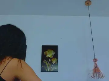 Hornysweetebony  live sex cam