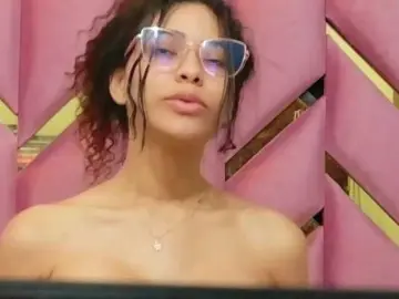Hornysweetebony  live sex cam
