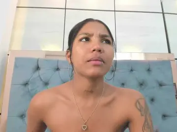 PocahontasPow  live sex cam