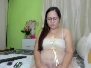 RoseTinz45  live sex cam