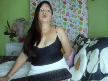 RoseTinz45  live sex cam