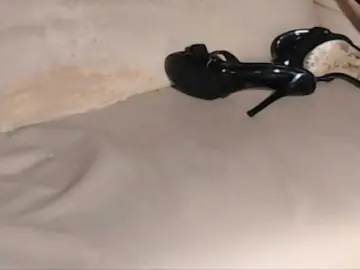 SquirtyMOMMY  live sex cam