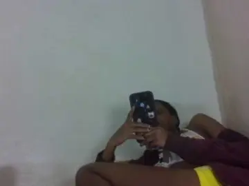 Vinsishly11  live sex cam