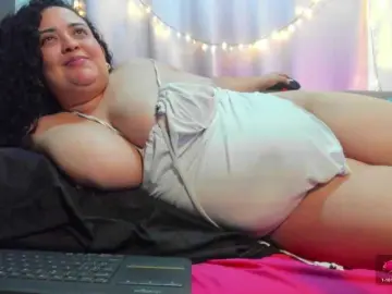 Sexy-Cloe  live sex cam