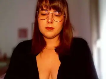 ClaraLove  live sex cam